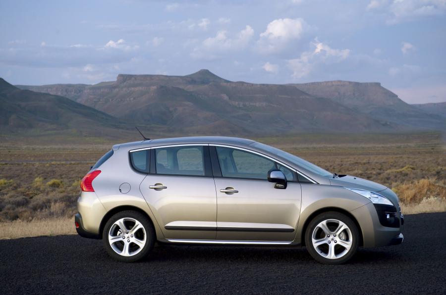  Peugeot 3008 2010 года  (фото 139 из 148)